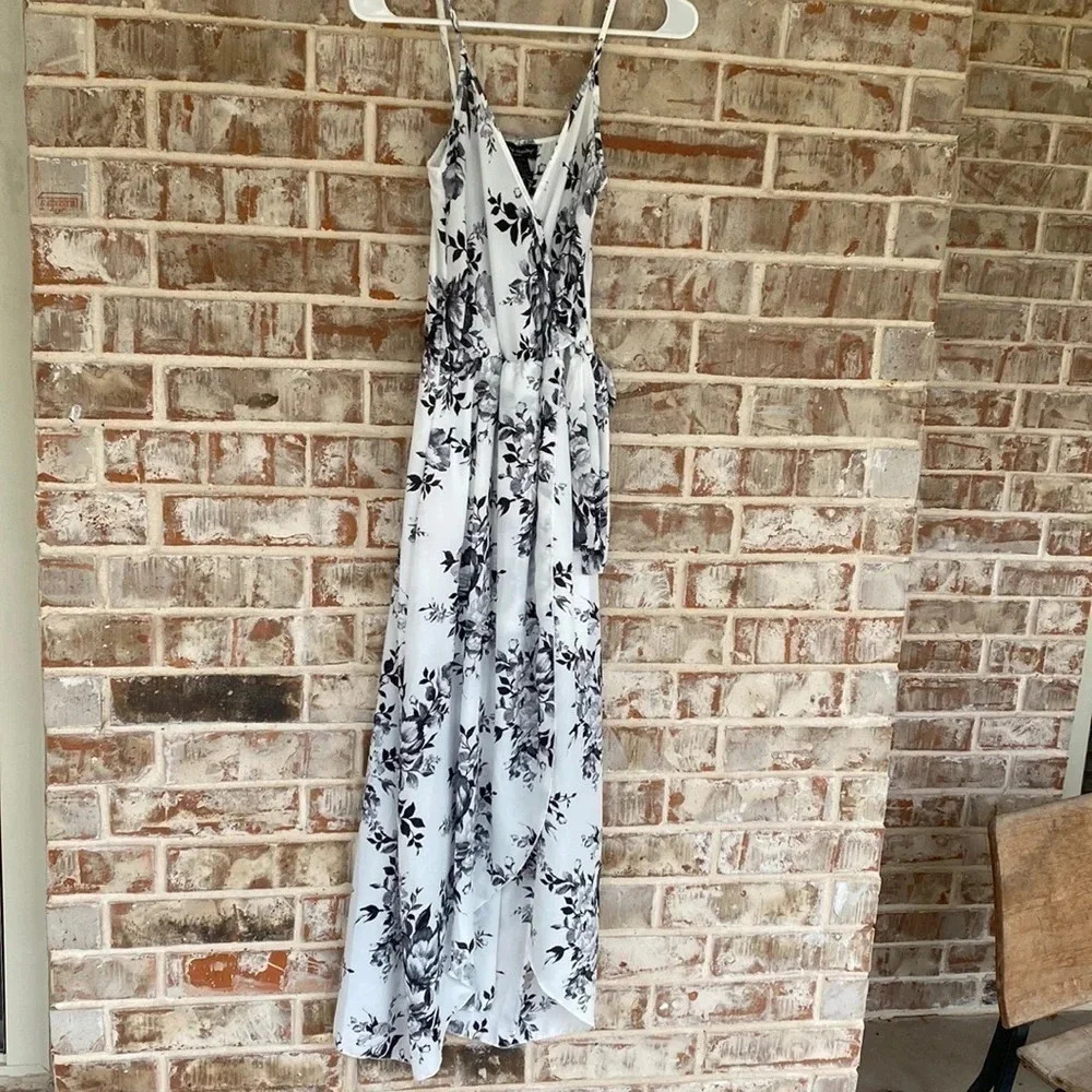 See‎ You Monday Los Angeles Black White Floral Strapoy Maxi Dress